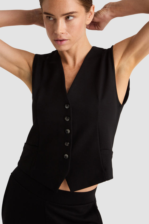 Courtney Vest Black