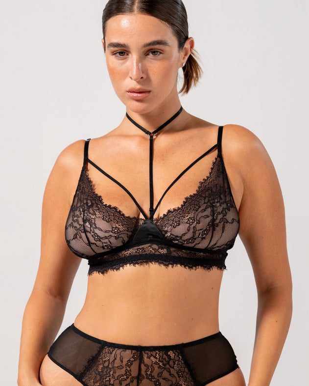 Pitsinen Strappy Kolmiobralette Musta