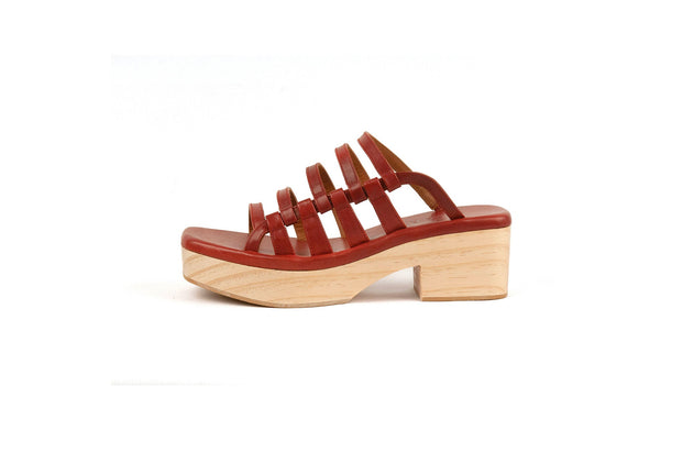 Gardenia Wedge Sandal Maroon