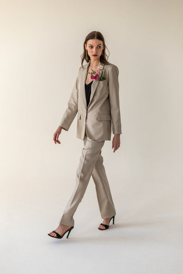 Enteliér Silk Blazer Champagne