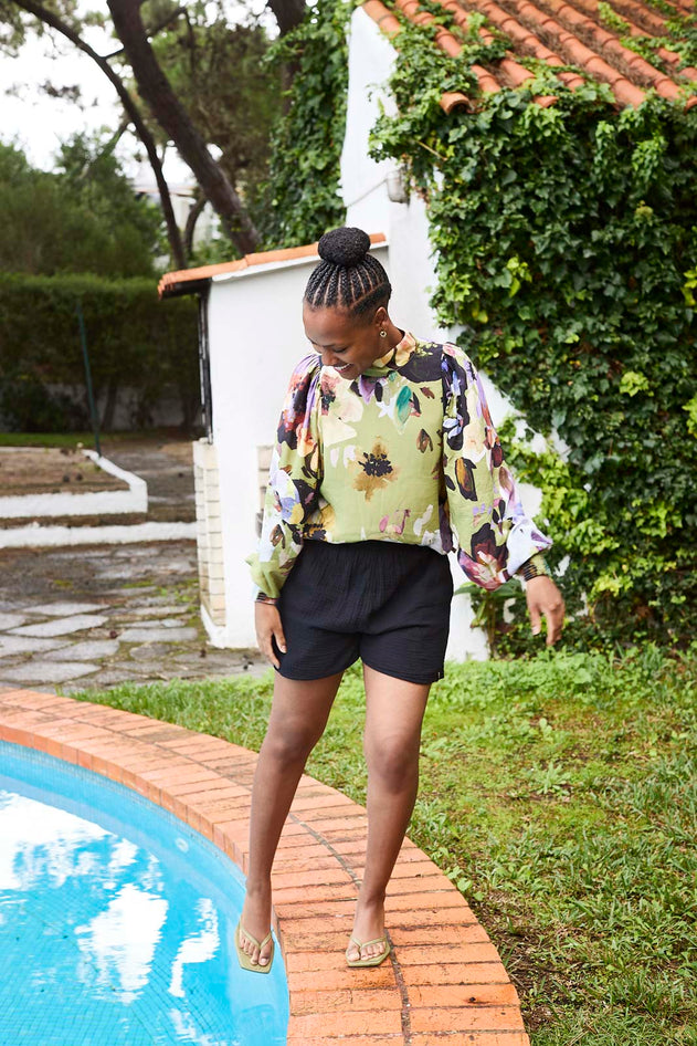 Ease Shorts Black