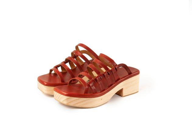 Gardenia Wedge Sandal Maroon