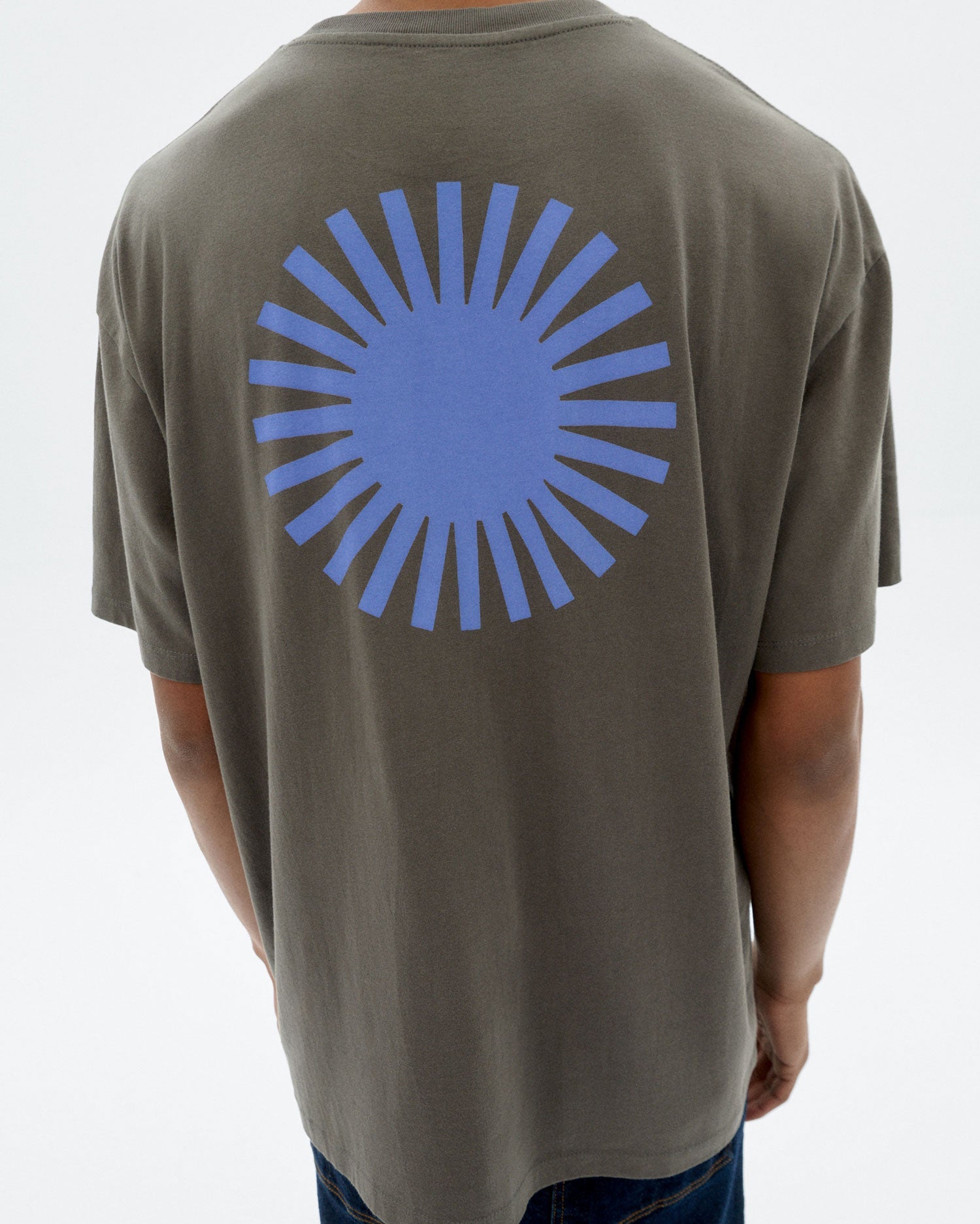 Aaron T-Shirt Grey Back Blue Sun