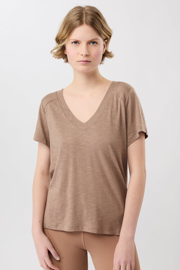 The New V-Neck Curtado