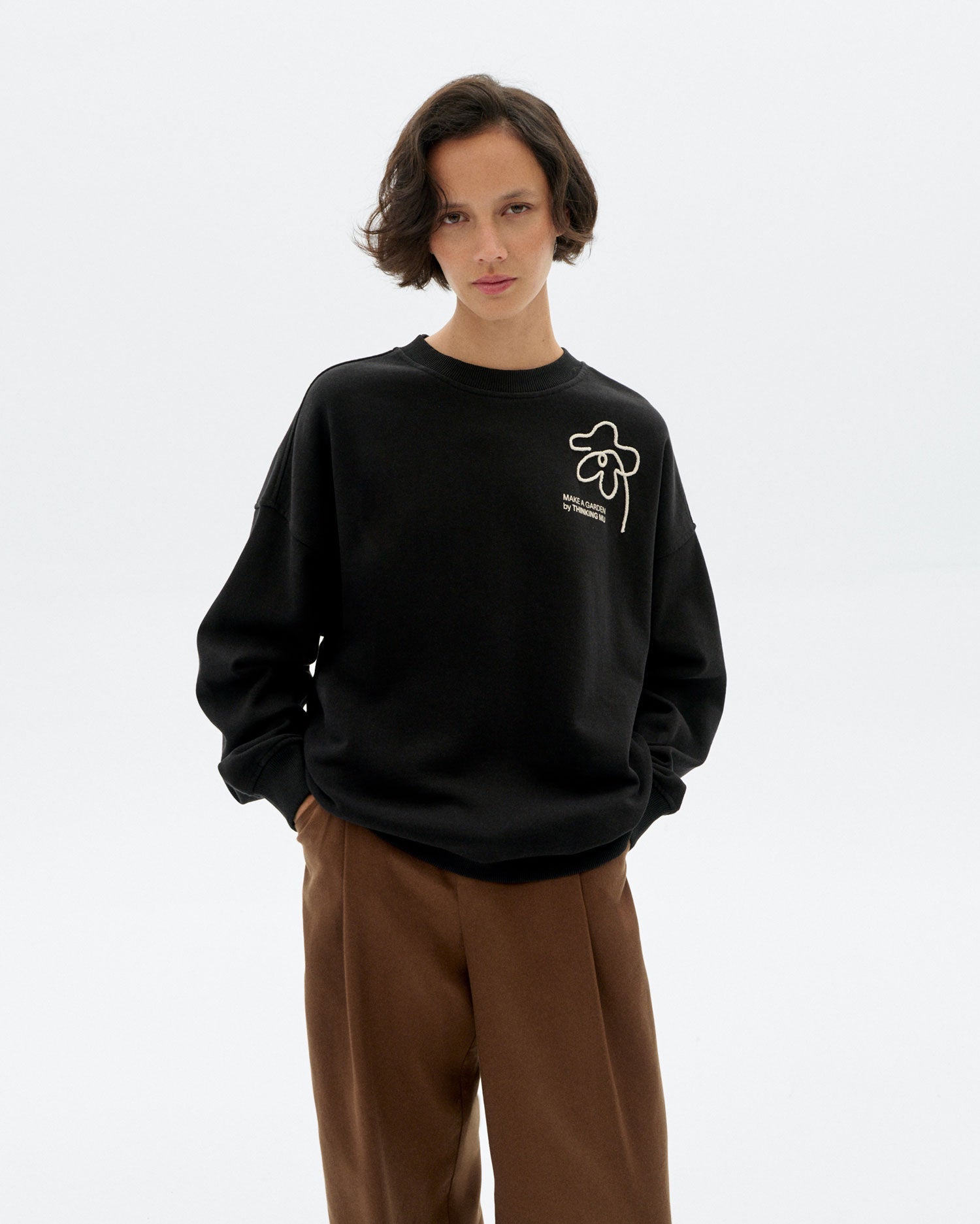 Jimena Oversize Sweatshirt Hand Embroidered flower