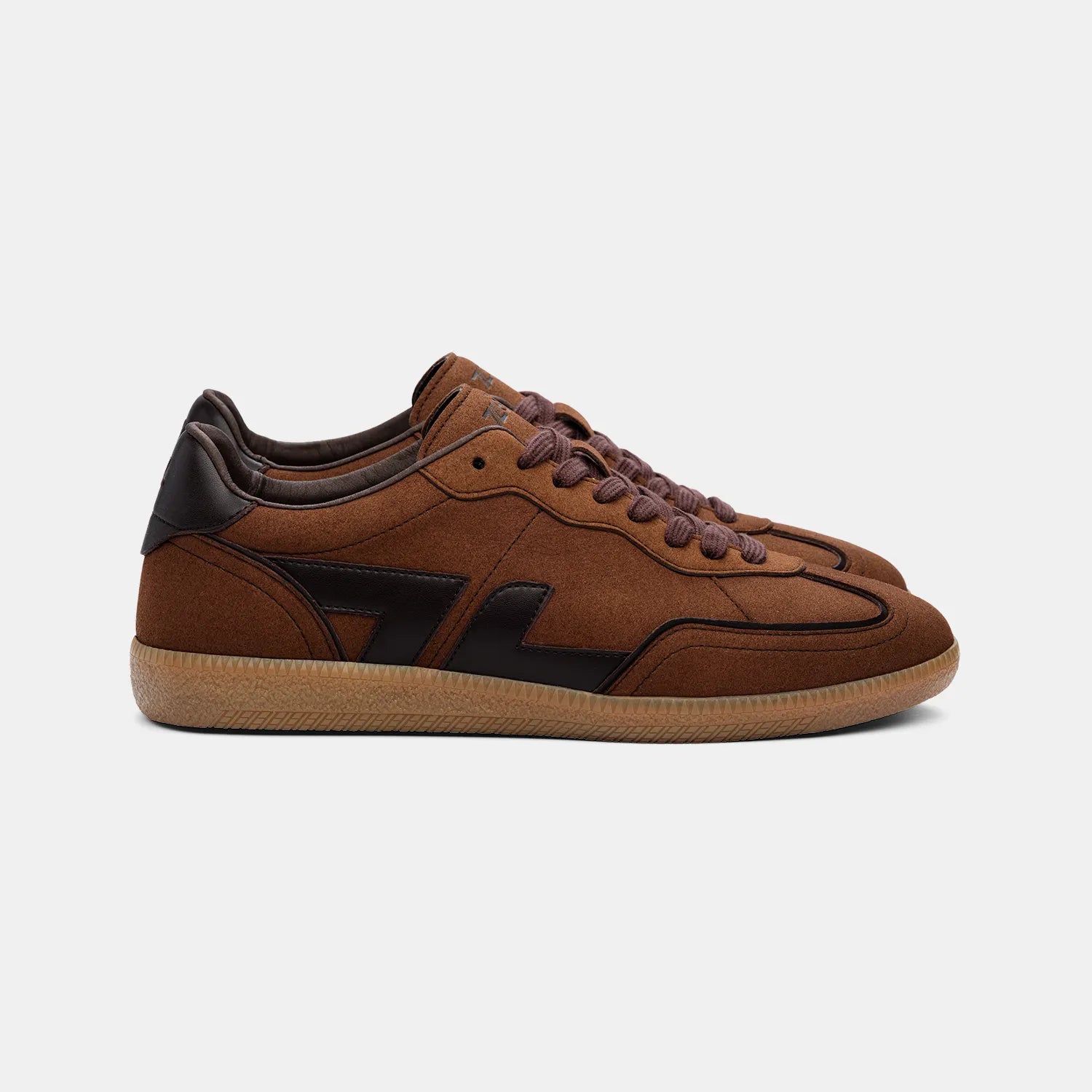 Delta Sneakers Nuts
