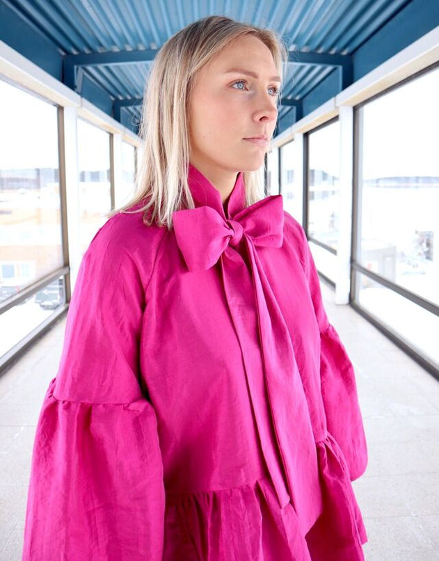 Lush Shirt With Bow Collar Pink