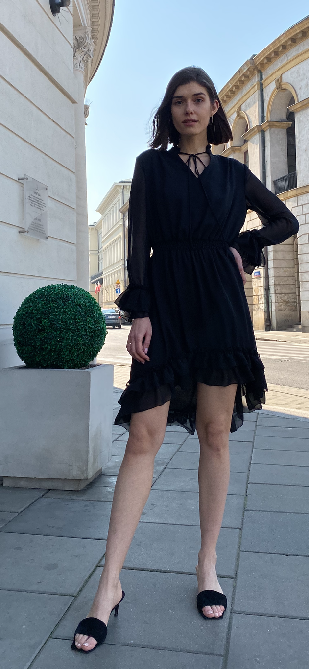Ines Pikkumusta Mekko