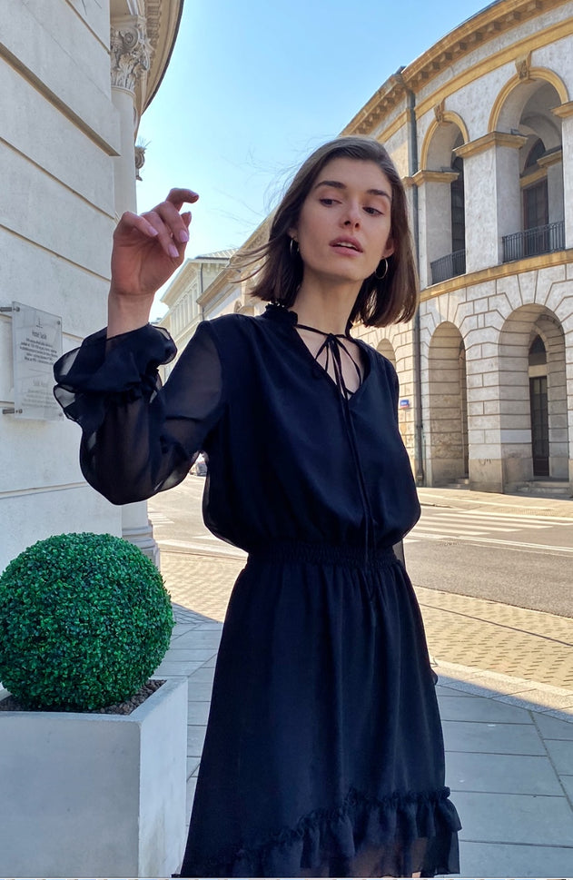 Ines Pikkumusta Mekko