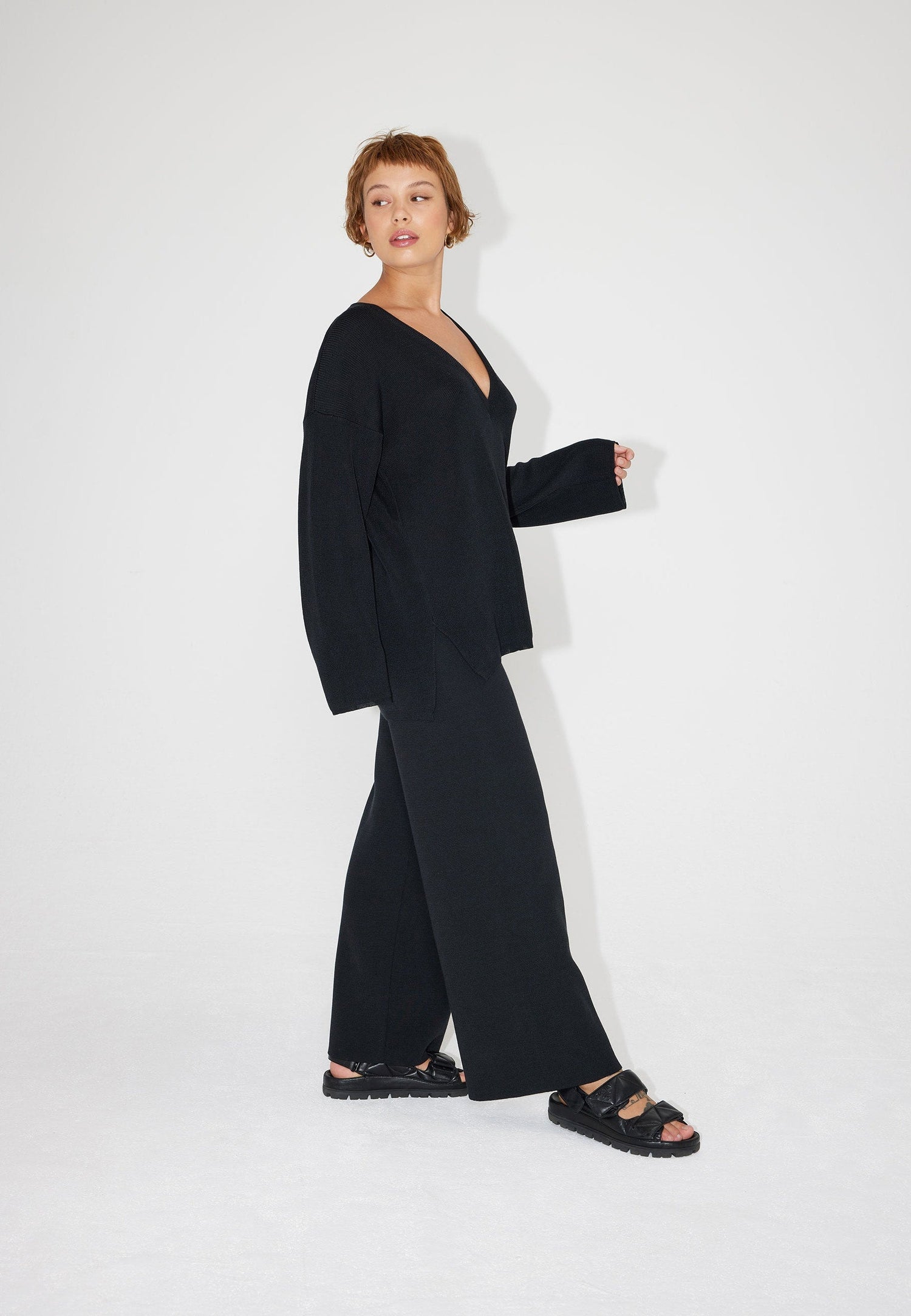 Rhea Merino V-neck Neule Musta