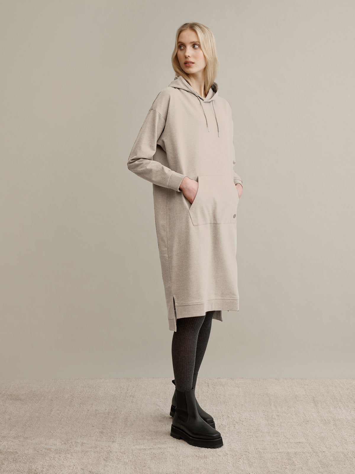 Puhelia Hoodie Dress Sand