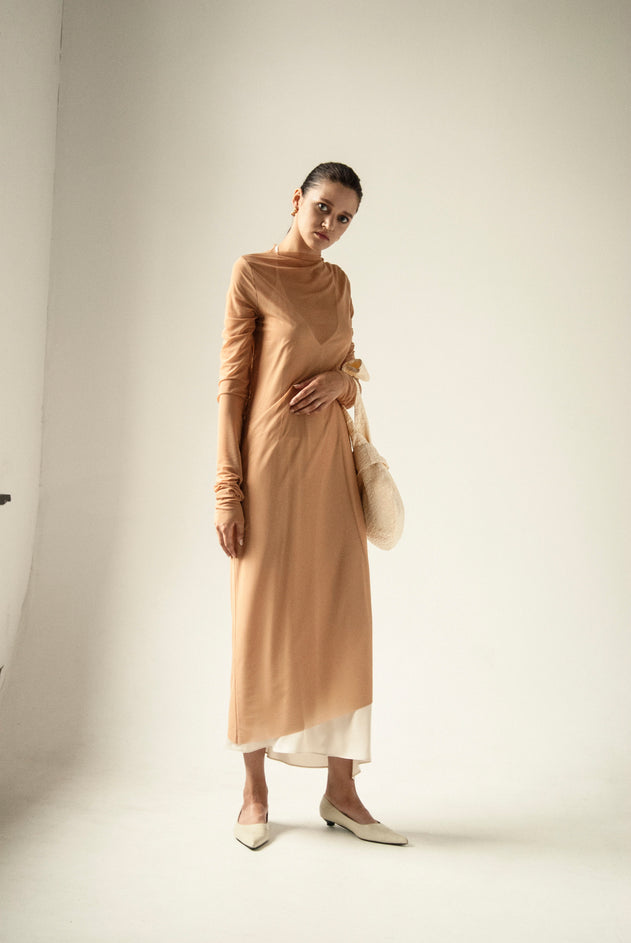 Pitkähihainen Nude Tulle Mekko