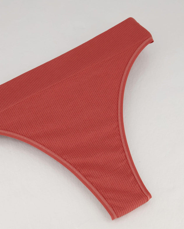 Saumaton Uurrettu Korkea Stringi Ruby Rebel