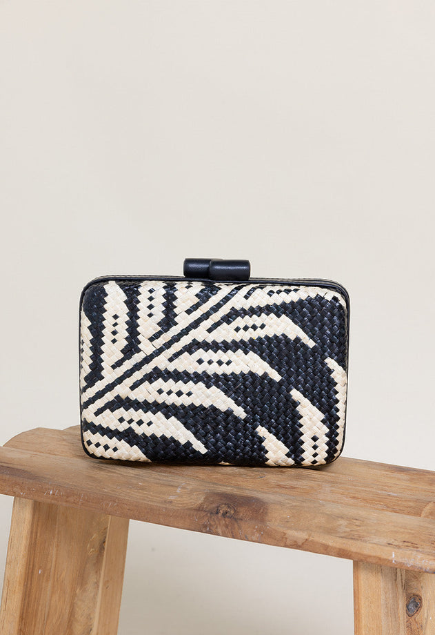 Palm Clutch Onyx Black