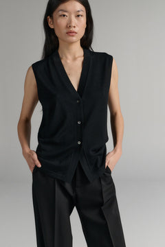 Rhea Merino Vest Black