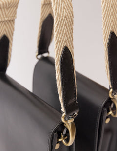 Herringbone Laukunhihna Hiekka & Musta, Classic -nahka