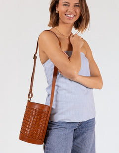 Zola Woven Leather Laukku Cognac Ruskea