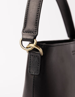 Bobbi Maxi Bucket-laukku Musta