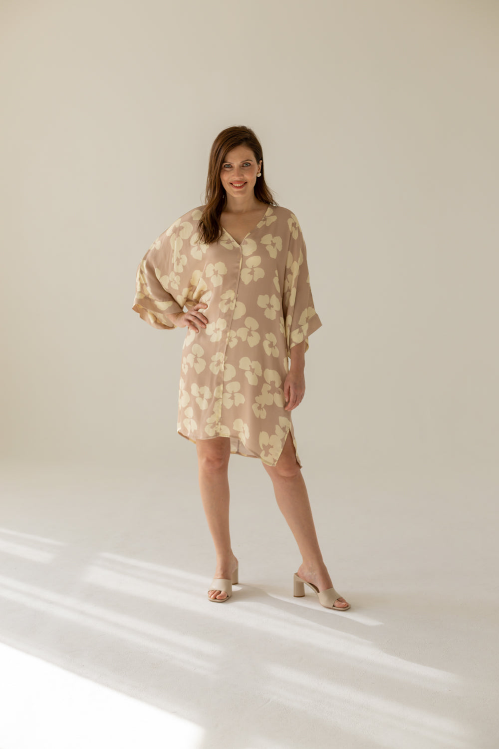 Thilde Kukkamekko Beige