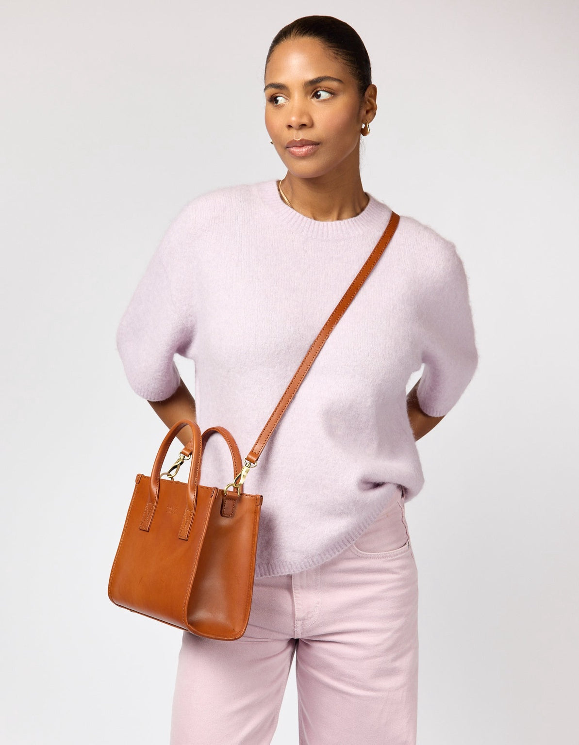 Jackie Midi Laukku Nahkahihnalla Cognac