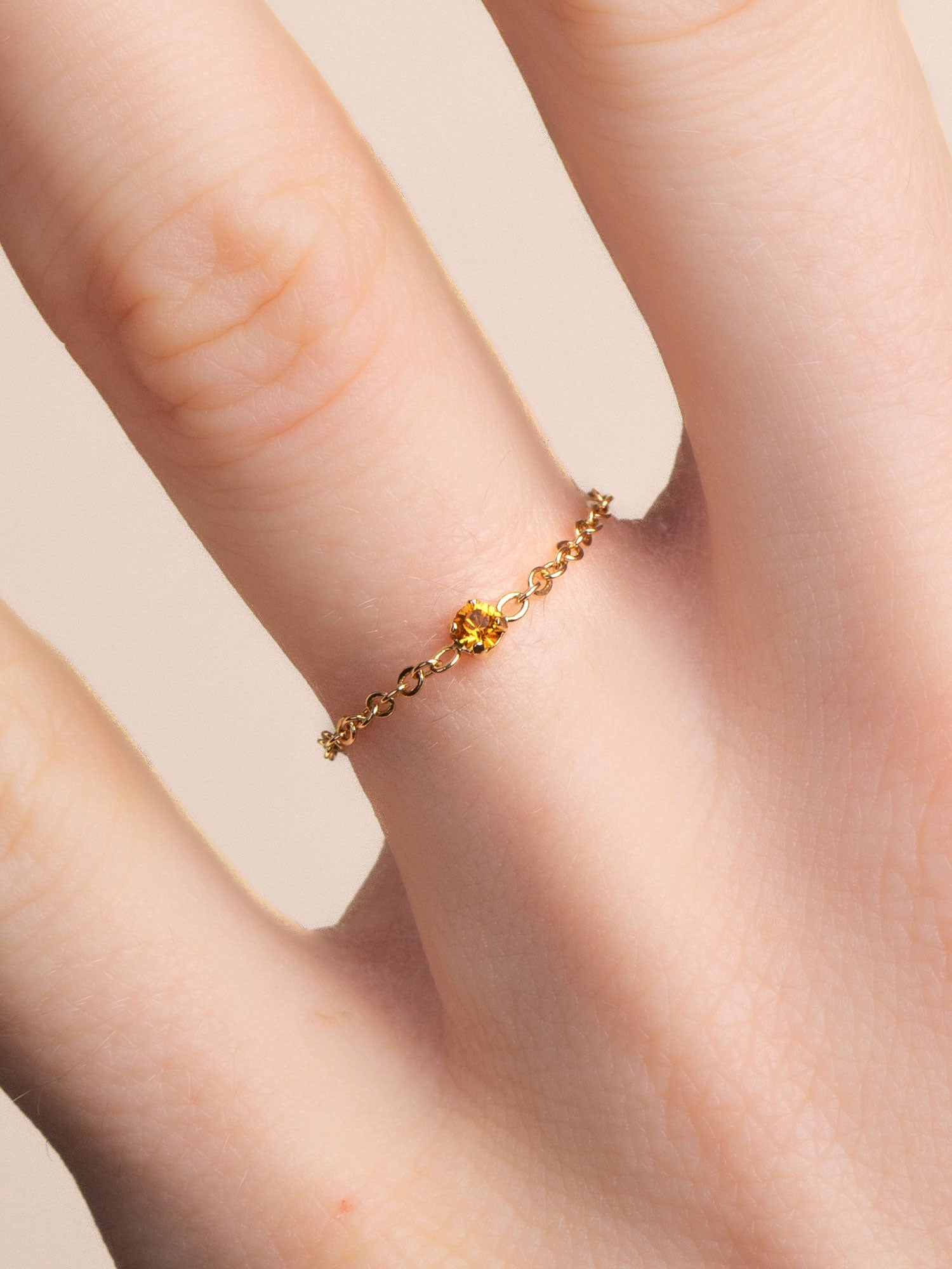 Alban_topaz_AprilPlease-focus_d7a4d21c-0c55-44f9-9745-63875456398c.jpg?v=1718362022