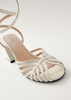 Jessa Onix Leather Sandals Cream White