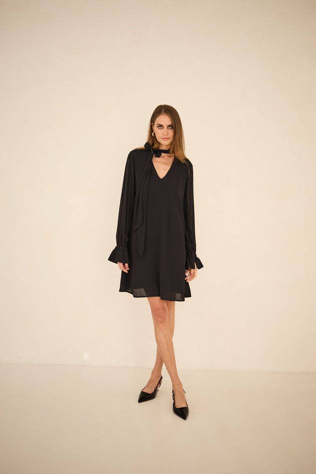 Lyhyt Pitkähihainen Mekko Musta Solmittavalla Nauhalla