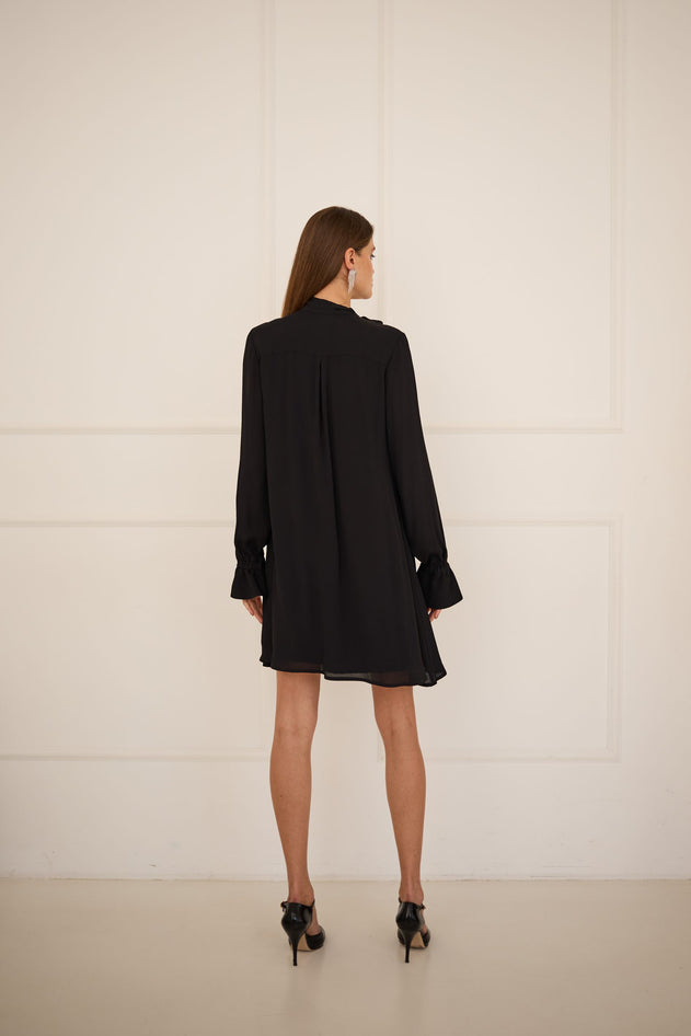 Lyhyt Pitkähihainen Mekko Musta Solmittavalla Nauhalla