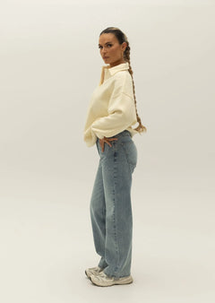 The Billie Jeans Medium Light Blue