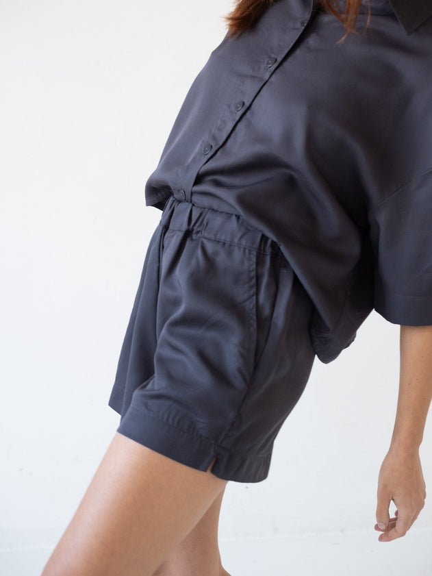 Hebe Tencel Shorts Black