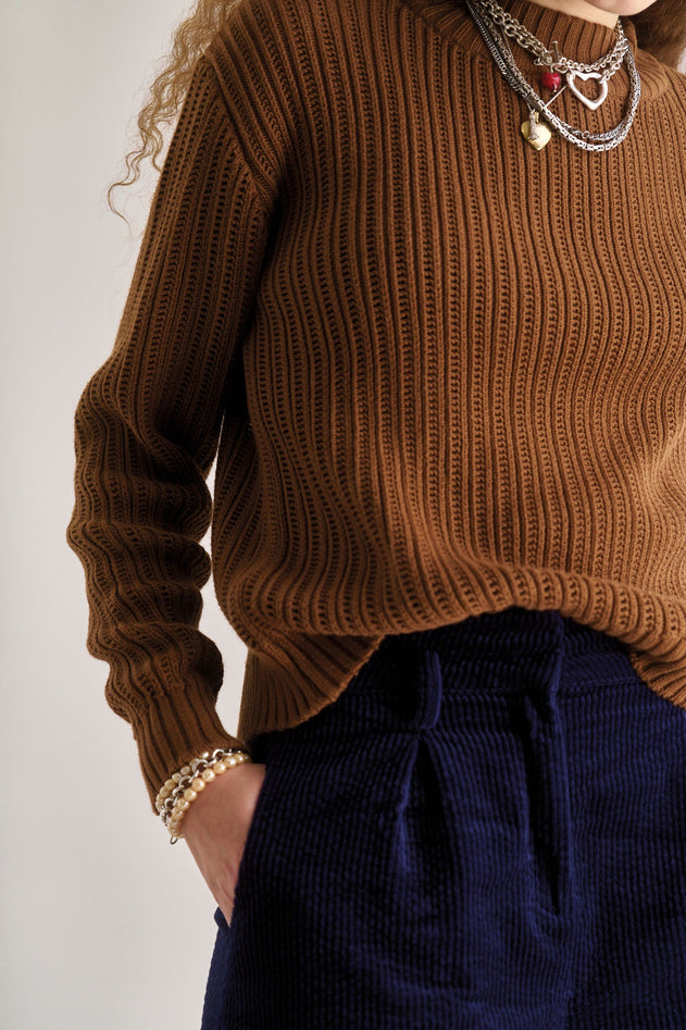 I3-OC-10-POSEY-Jumper-Hazelnut-detail.jpg?v=1756630860