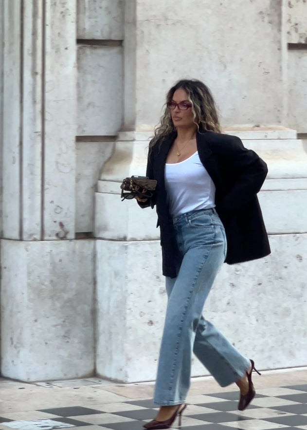 The Billie Jeans Medium Light Blue