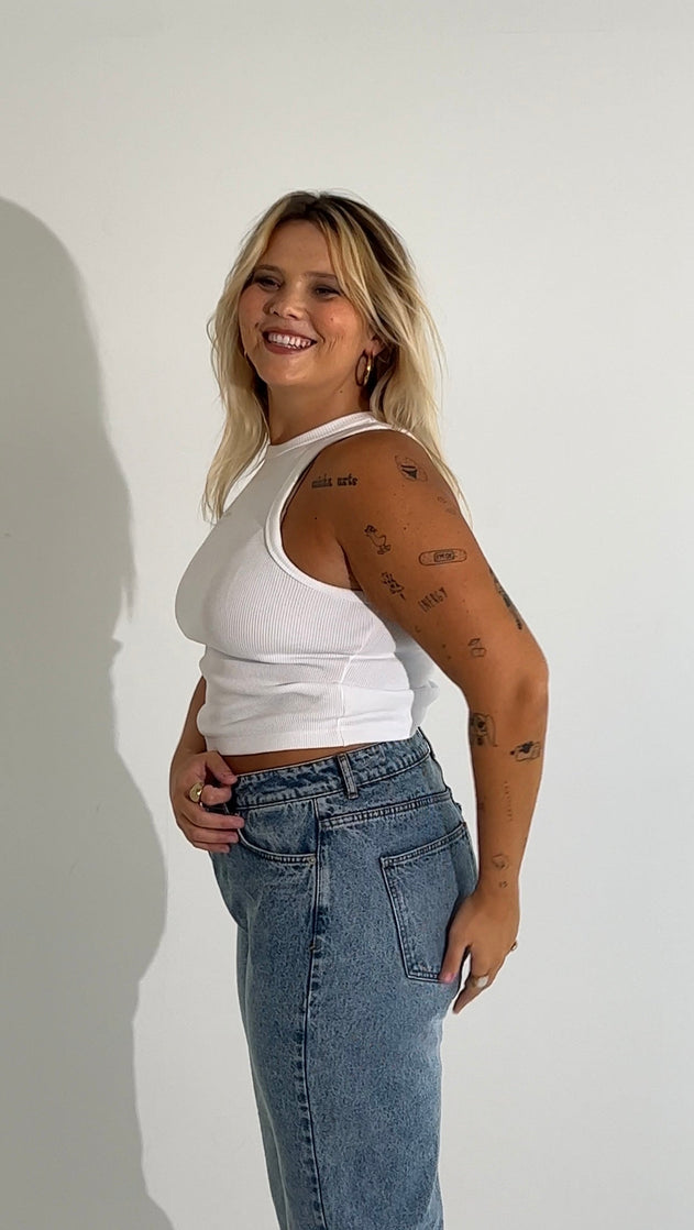 The Billie Jeans Medium Light Blue