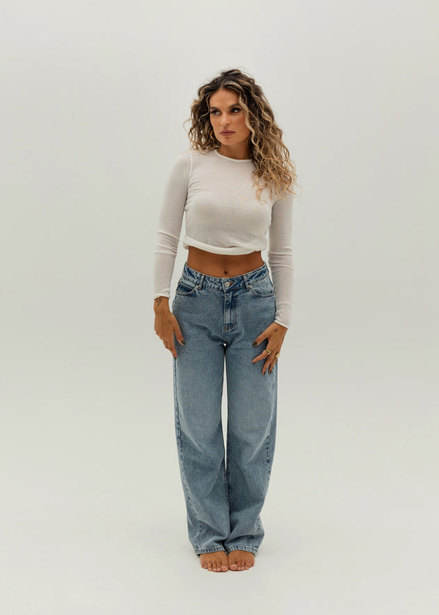 The Billie Jeans Medium Light Blue