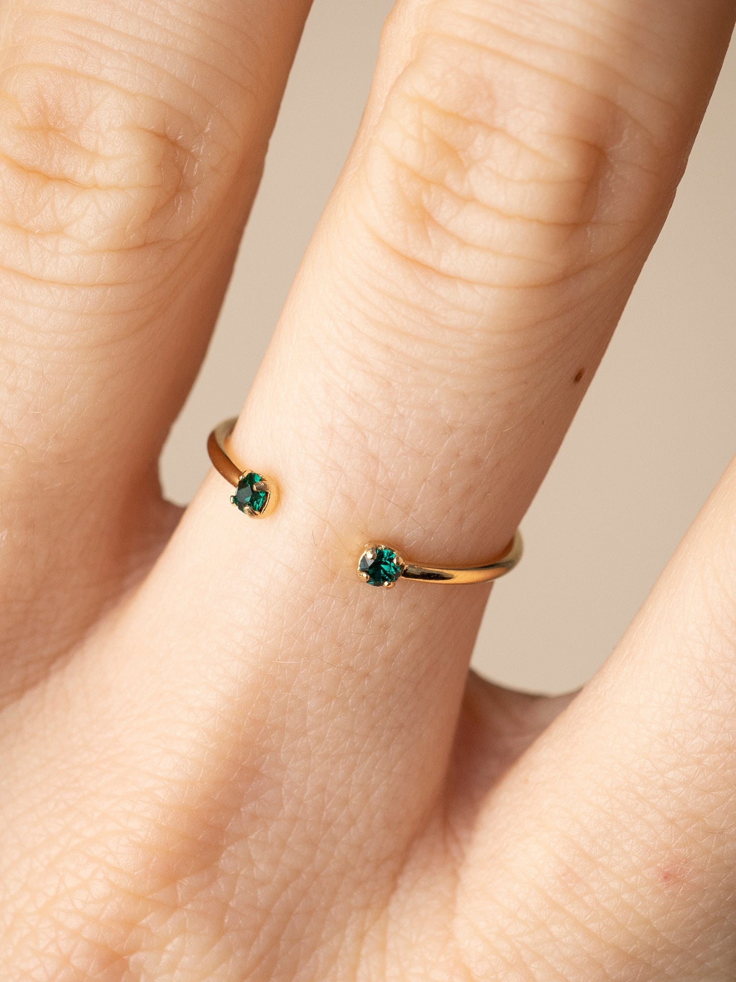 Jonathan_emeraude_AprilPlease-eshop.jpg?v=1756401641