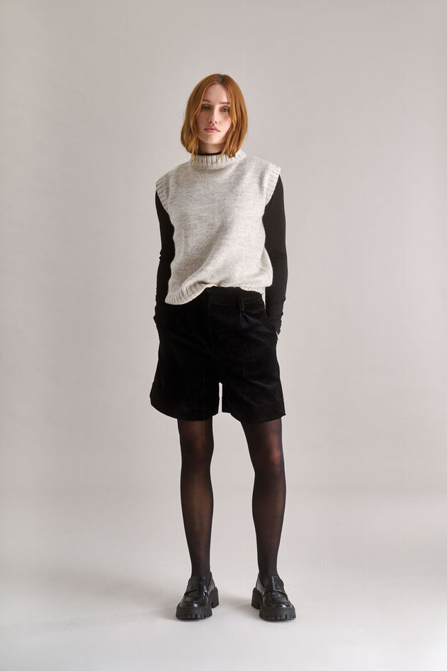 K2-GW-11-INDIA-Vest-Natural---C1-V-07-LIMA-Shorts-Black-1.jpg?v=1762188272