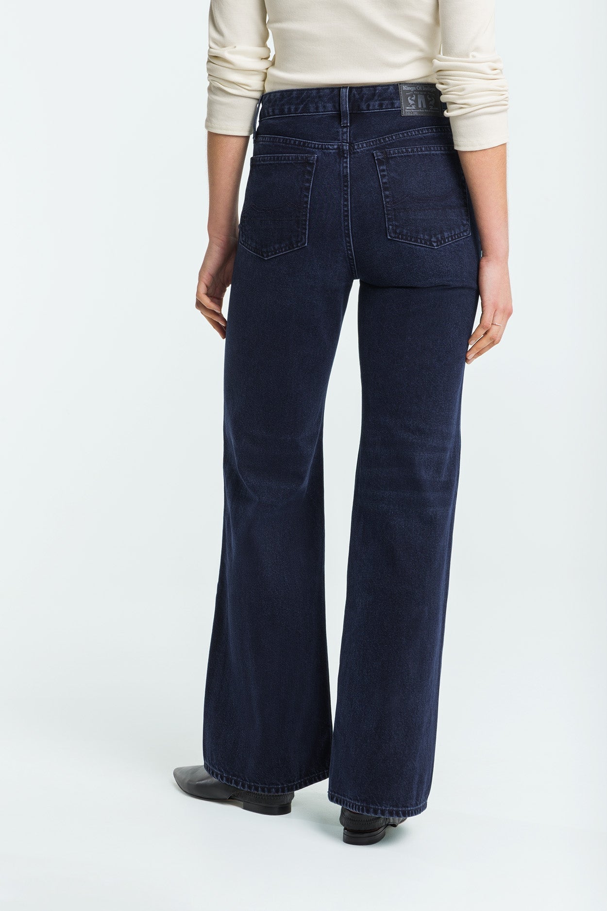 Jane Holo Blue Black Worn