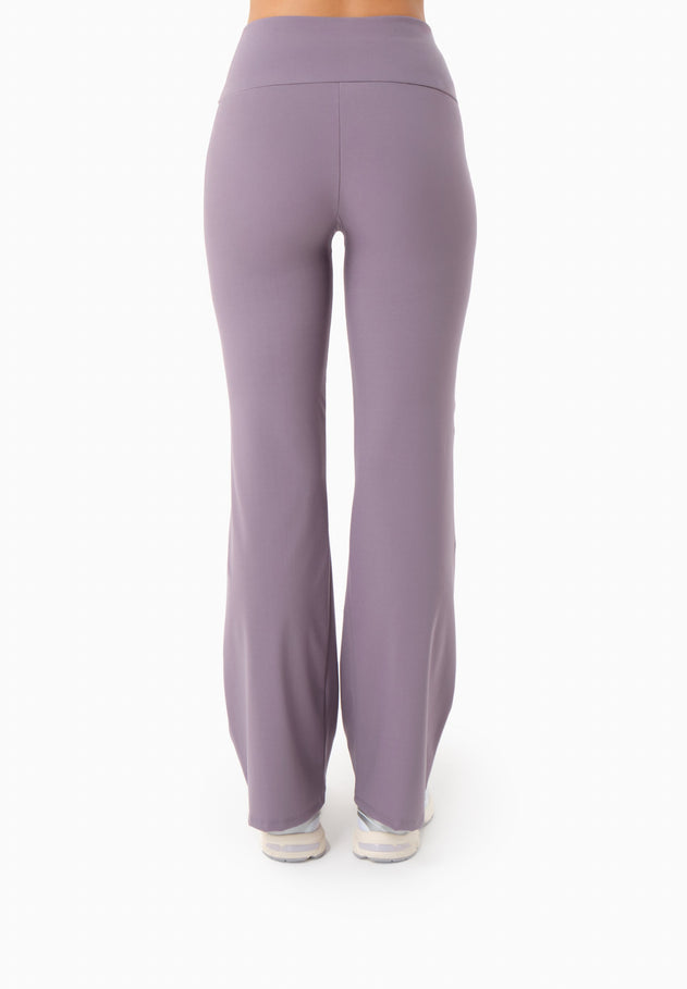 LAVINNdirtylilac-6_4491.jpg?v=1763472516