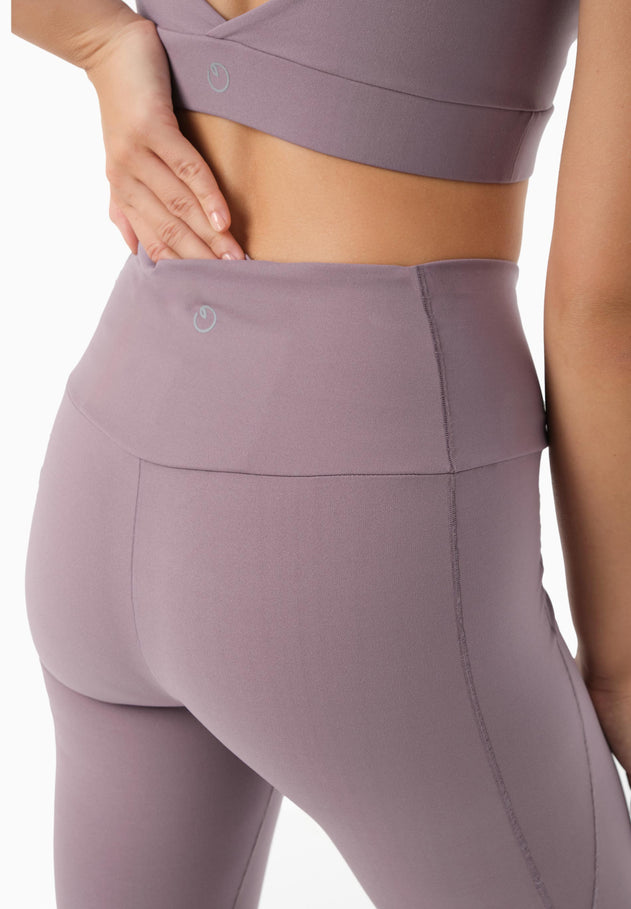 LINNDAdirtylilac-7_2461.jpg?v=1763460857