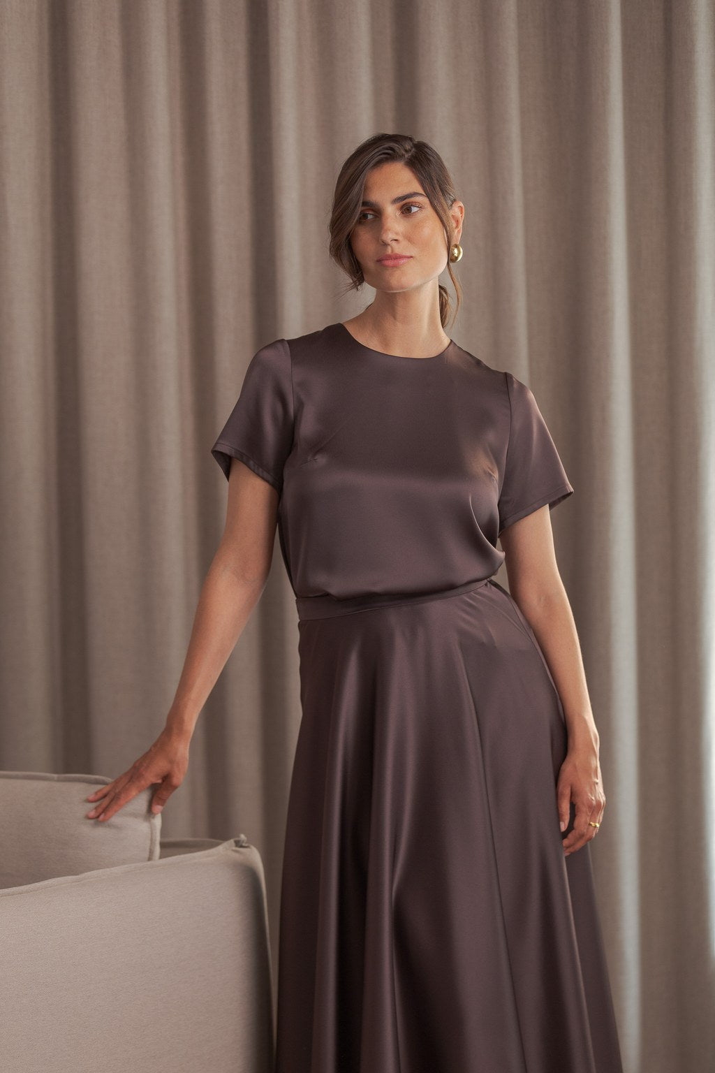 Tessa Lyhythihainen Satiinipaita Tummanruskea