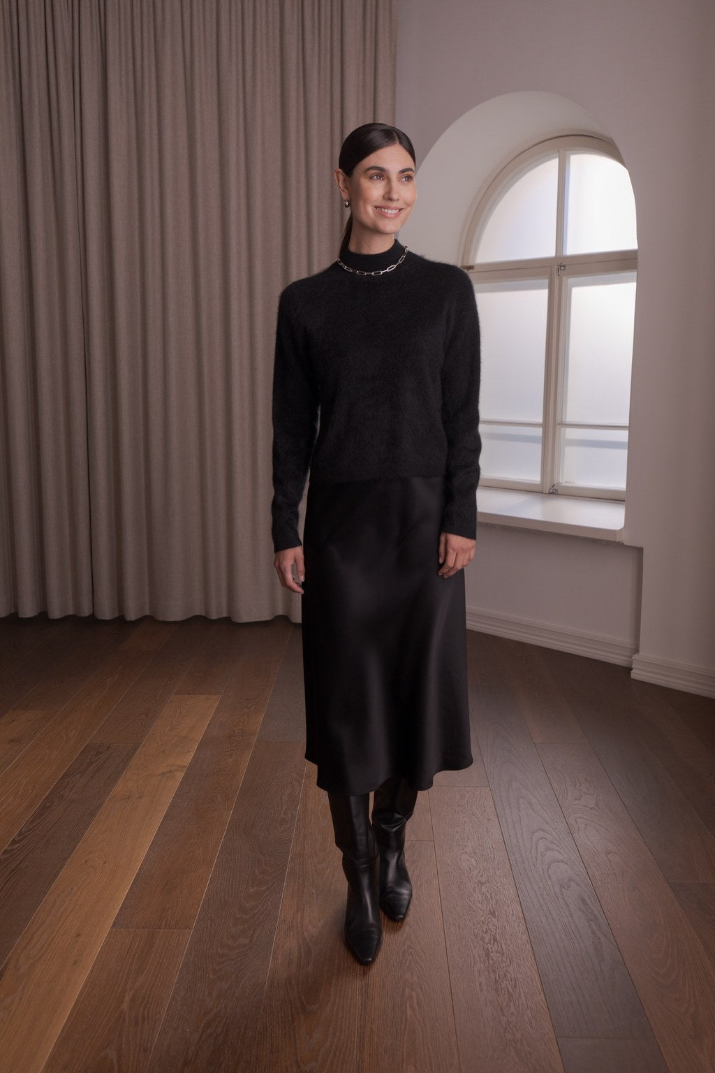 Long-Sleeve Mock-Neck Cashmere Sweater Black