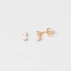 Fejn Sparkle & Pearl Stud Earrings