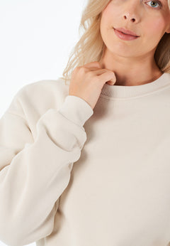 SILLIVIA Crop Sweatshirt Off White