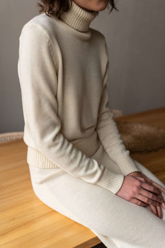 Women's Extra Fine Merino Wool Turtleneck Sweater