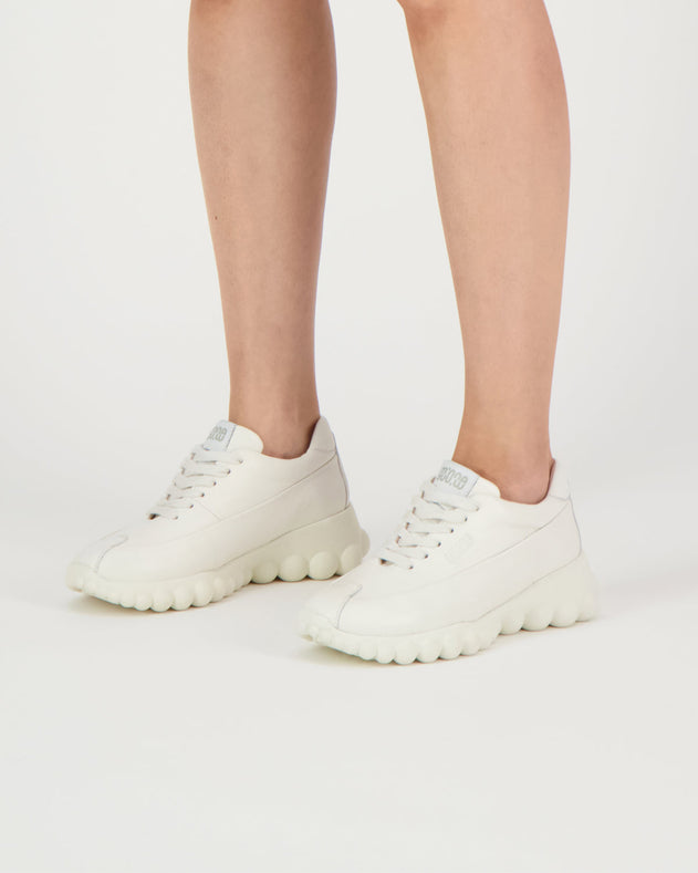Mother-Of-Pearl Sneakers Porcelain Leather