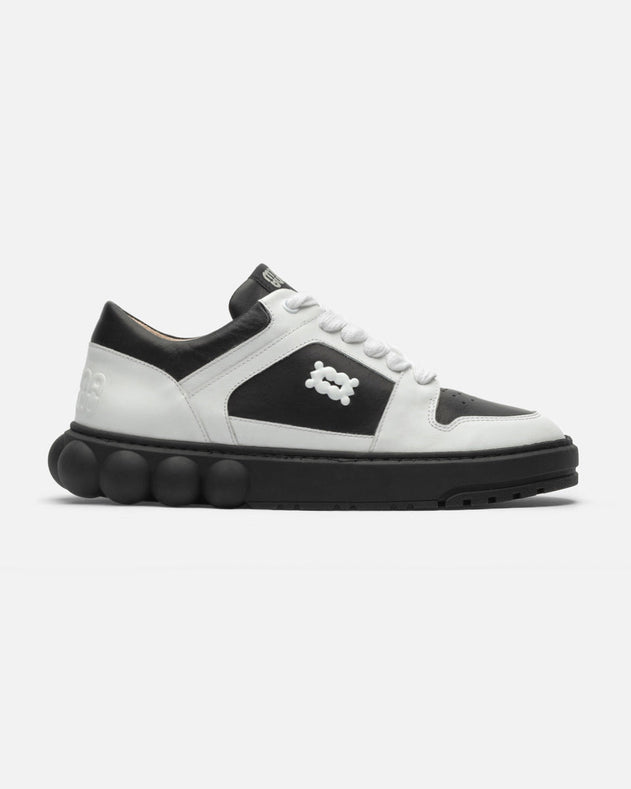 Oyster Sneakers Black/White Leather
