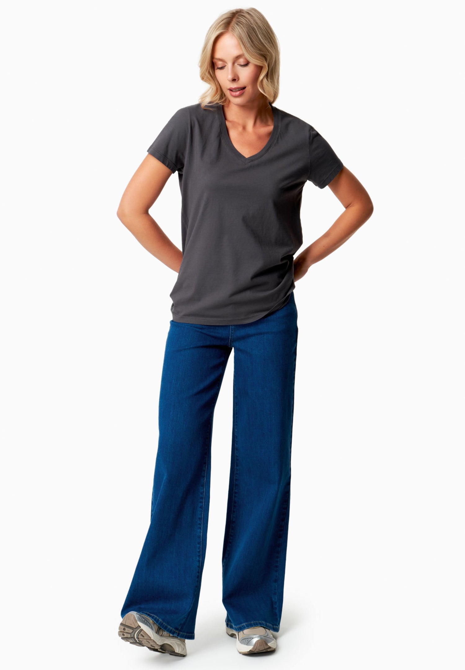 Tessa Basic V-Neck T-Shirt Shadow Grey