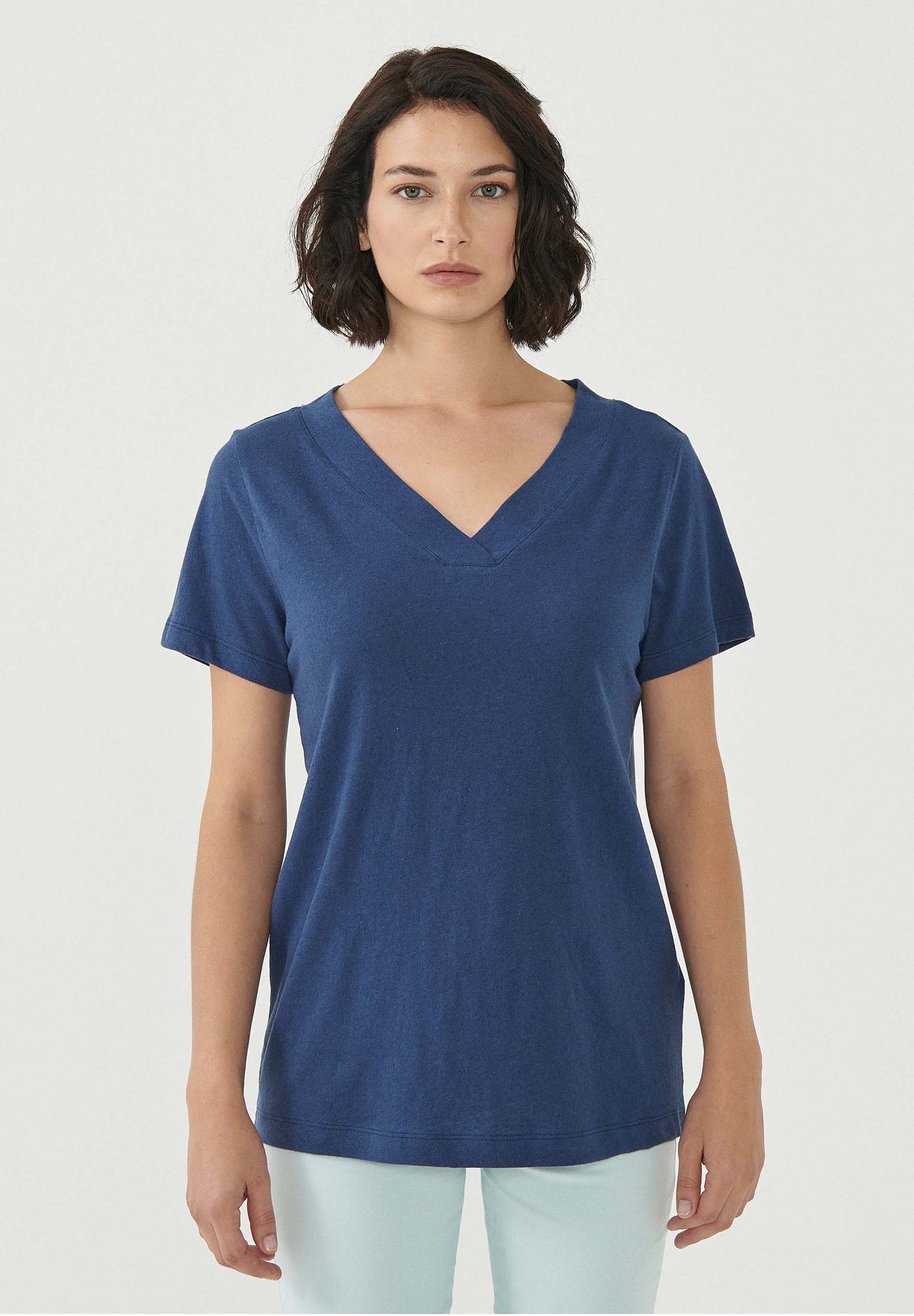 Women's Linen Blend V-Neck T-Shirt Navy