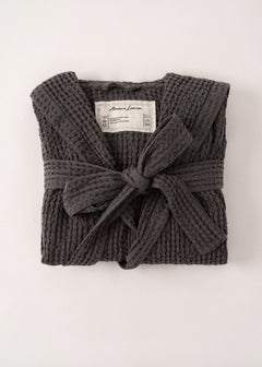 Waffle_bathrobe_Charcoal_b9e688fa-4c48-46e1-876b-1894eb0b839b.jpg?v=1767345380