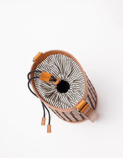 Zola Woven Leather Laukku Cognac Ruskea